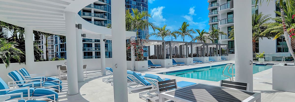 100 Las Olas Fort Lauderdale Pool