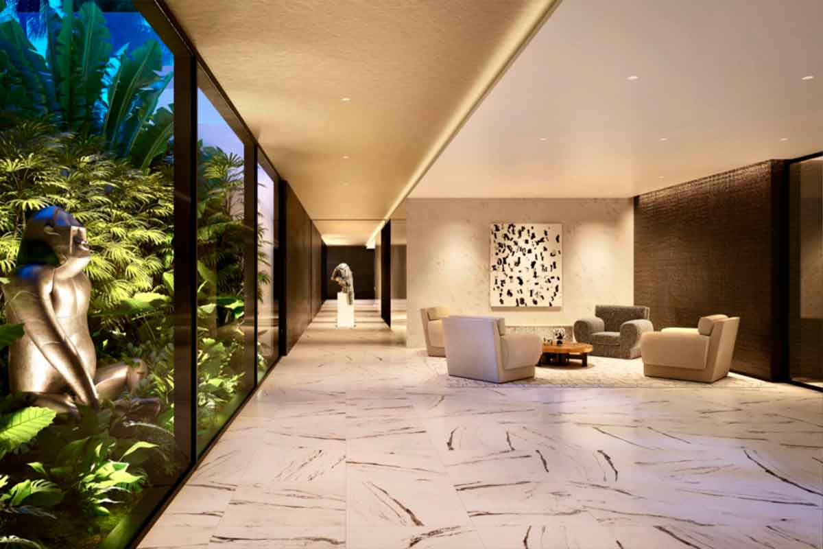 A Legendary Art Deco Landmark on Billionaires’ Beach