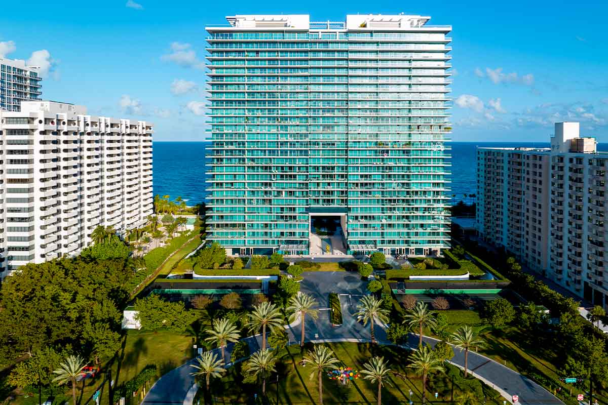 Sophisticated Oceanfront Living