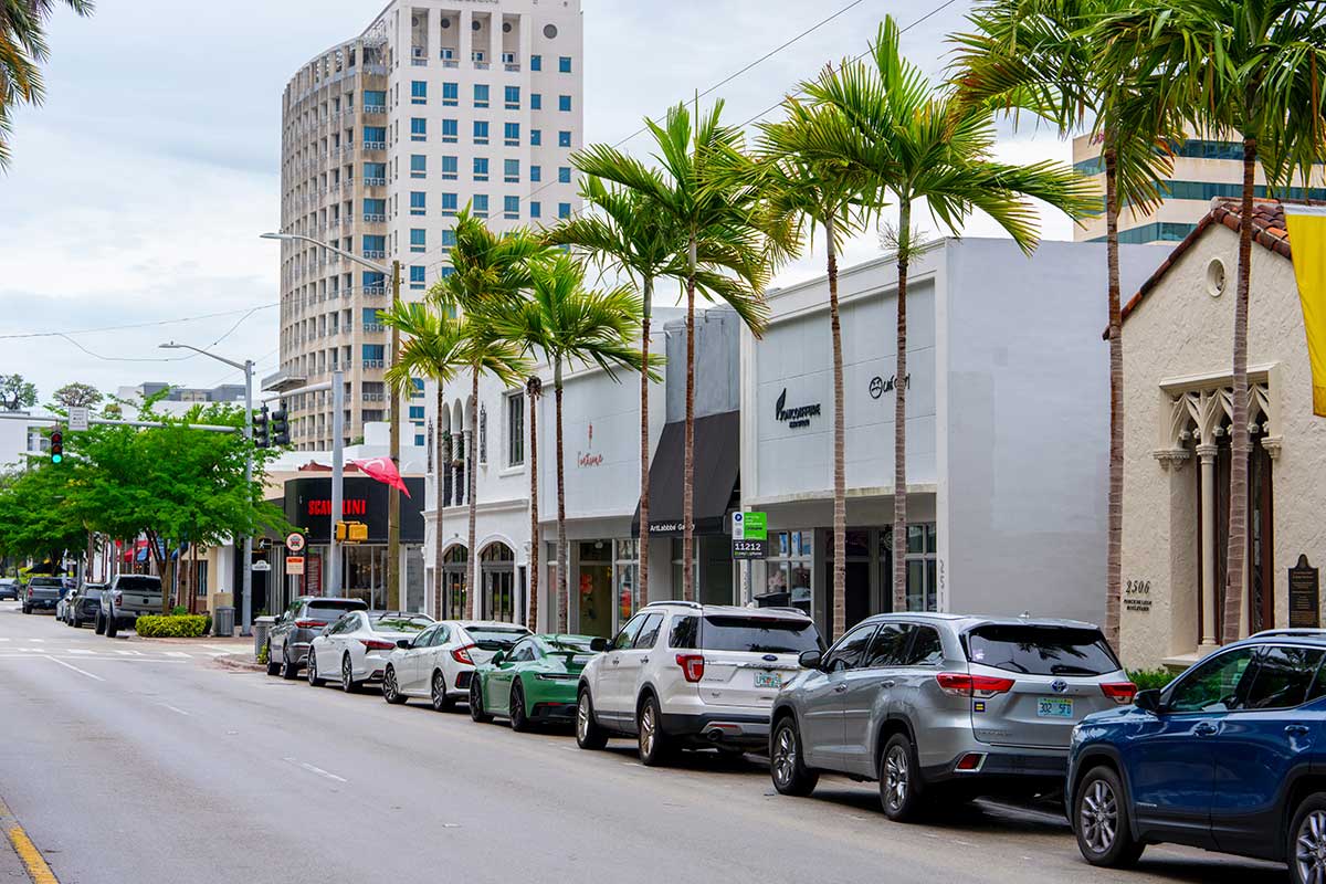 How do top realtors in Coral Gables evaluate value and pricing for historic estates