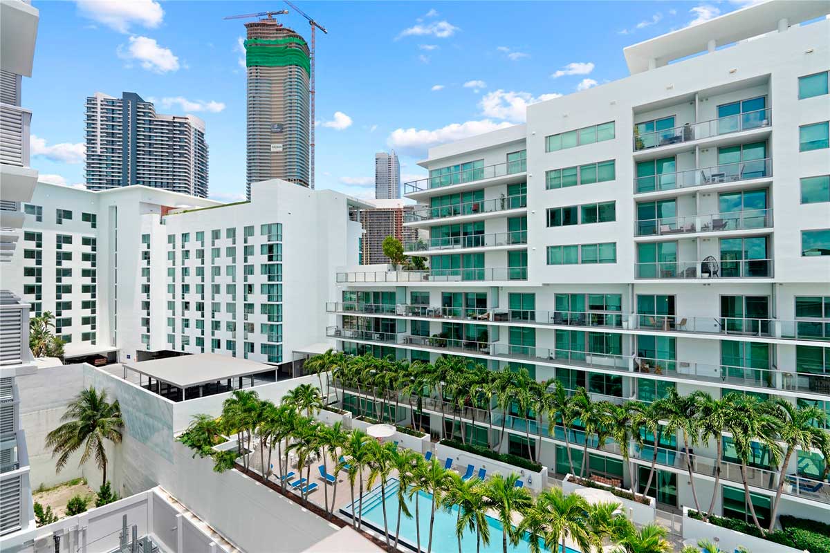 Why is Domus Brickell a compelling option for luxury buyers
