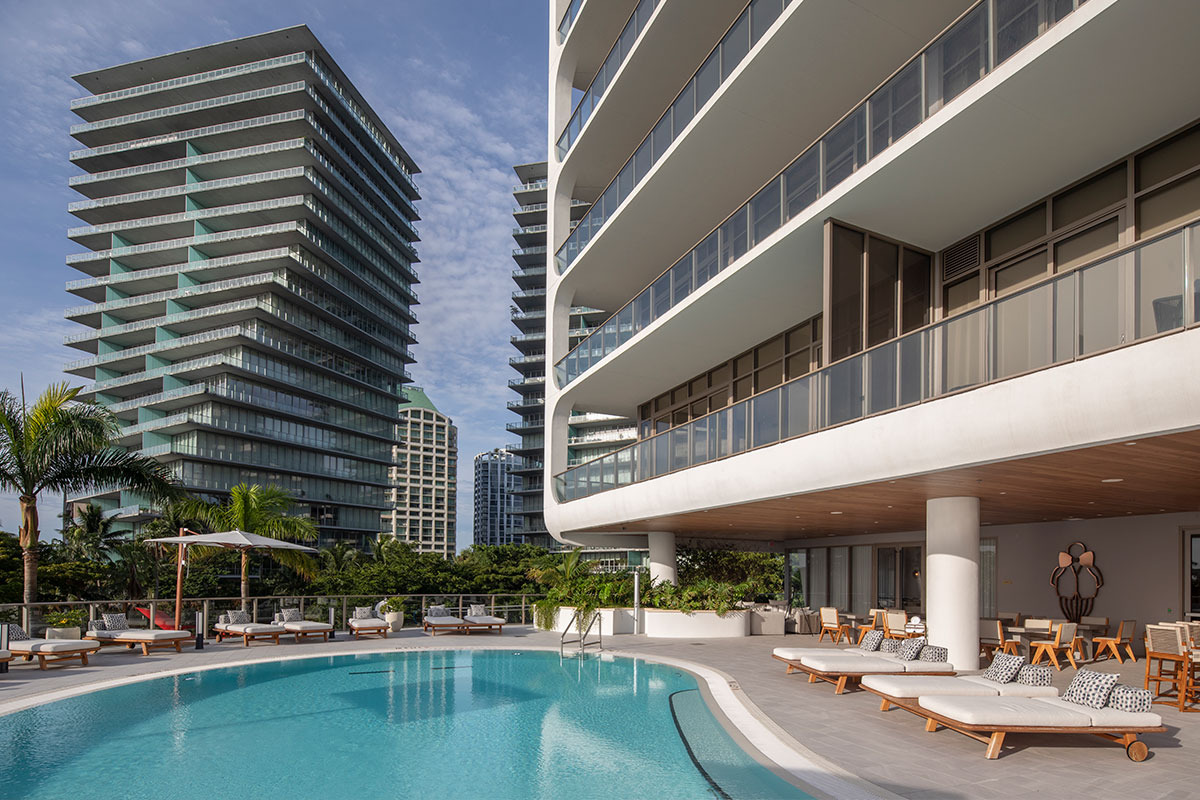Why Do Top Real Estate Agents in Coconut Grove Matter When Buying a Luxury Condo