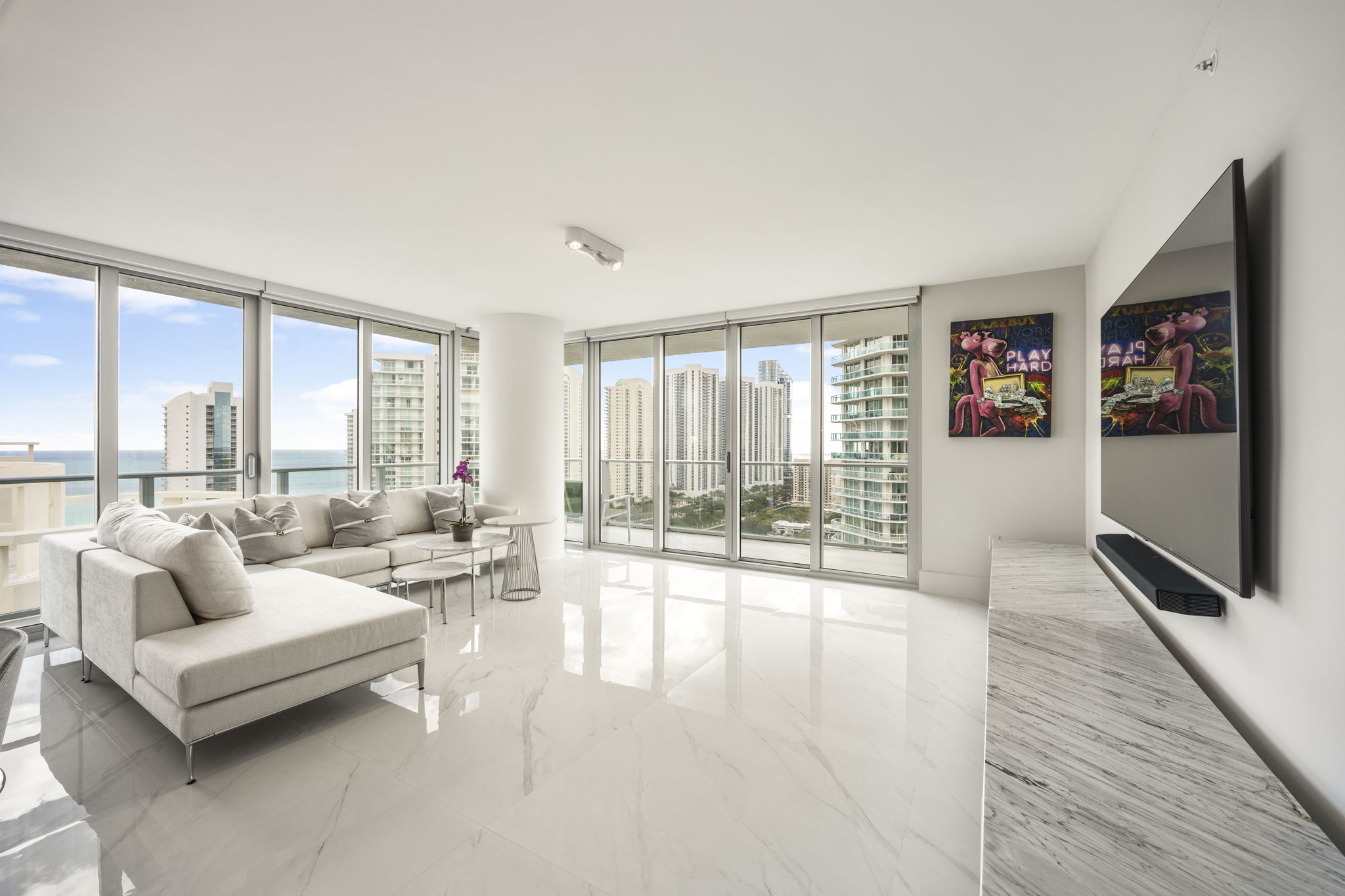 Parque Towers #4-2202
