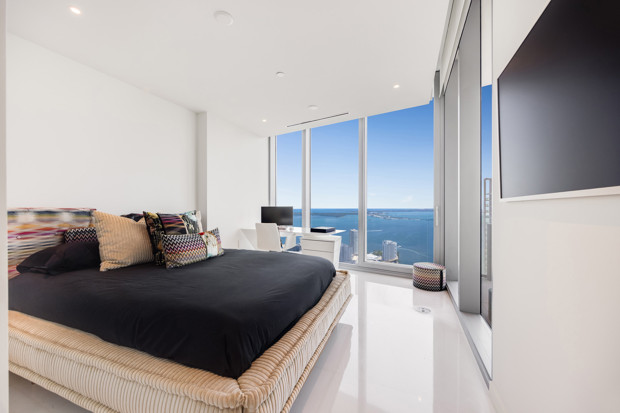 Aston Martin Residences #5205W 23 Aston Martin Residences #5205W