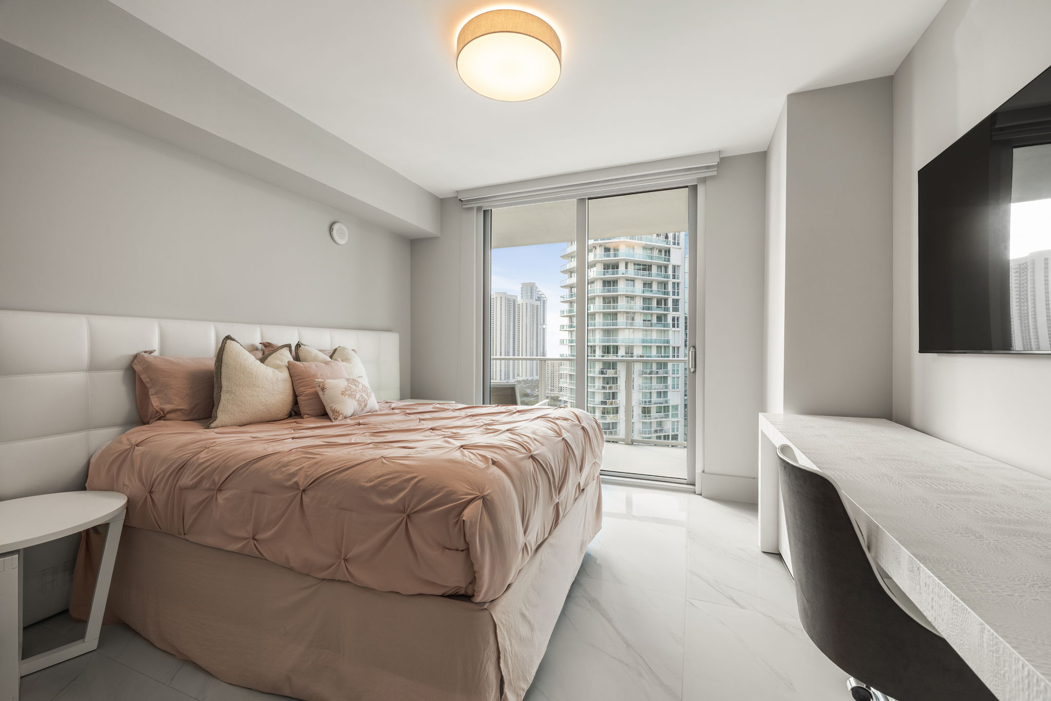 Parque Towers #4-2202