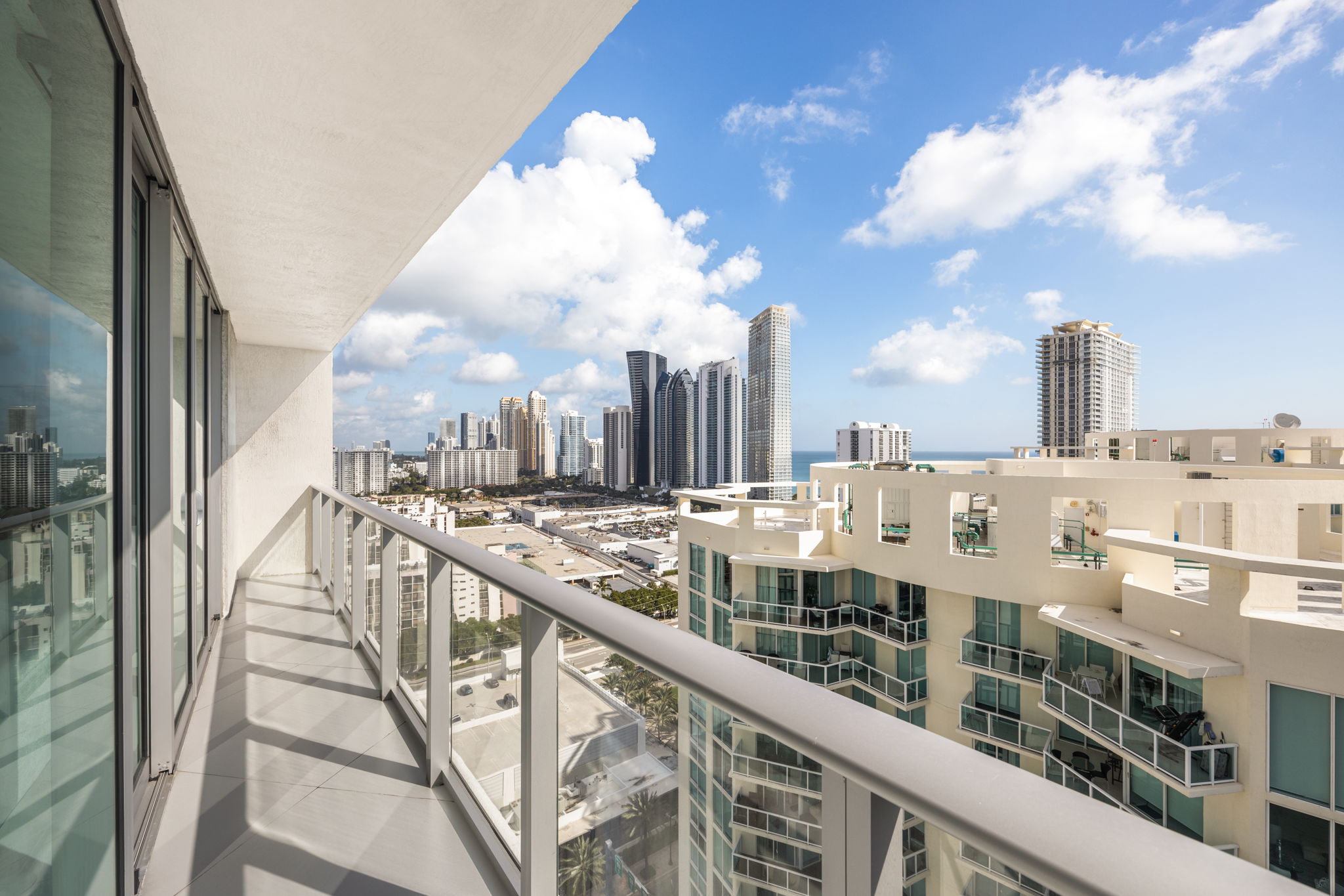 Parque Towers #4-2202